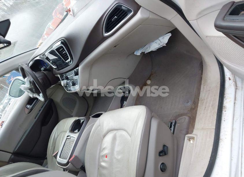 Photo 5 of 2017 Chrysler Pacifica TOURING-L PLUS (VIN 2C4RC1EG2HR689261)