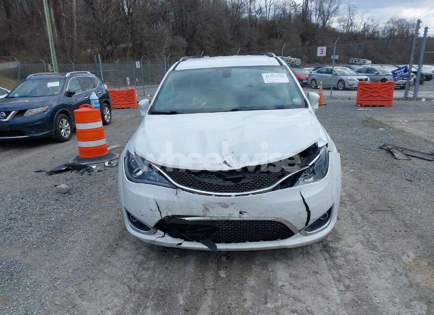 Photo 6 of 2017 Chrysler Pacifica TOURING-L PLUS (VIN 2C4RC1EG2HR689261)