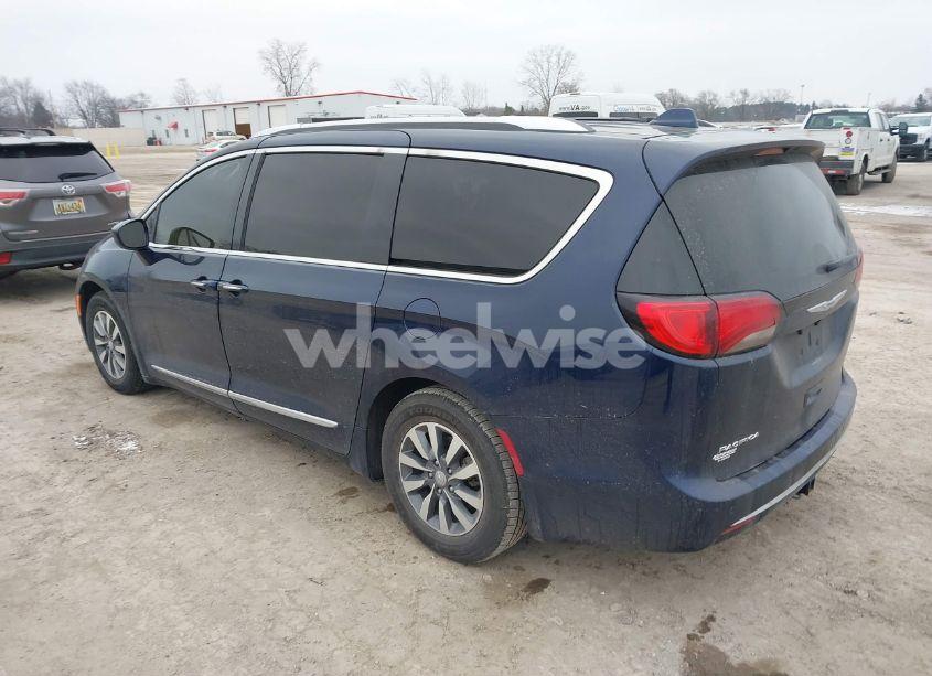 Photo 3 of 2020 Chrysler Pacifica TOURING L PLUS (VIN 2C4RC1EG2LR120967)