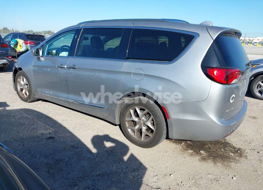 Photo 3 of 2020 Chrysler Pacifica TOURING L PLUS (VIN 2C4RC1EG2LR121200)