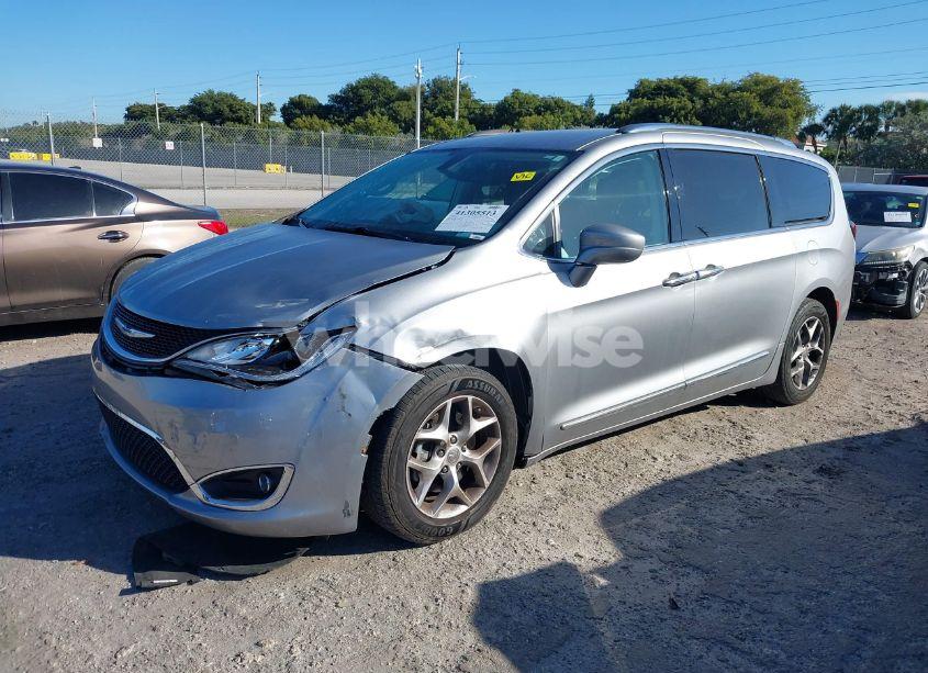 Photo 5 of 2020 Chrysler Pacifica TOURING L PLUS (VIN 2C4RC1EG2LR121200)