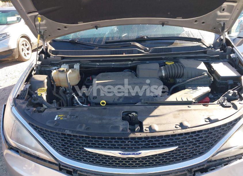 Photo 9 of 2020 Chrysler Pacifica TOURING L PLUS (VIN 2C4RC1EG2LR121200)