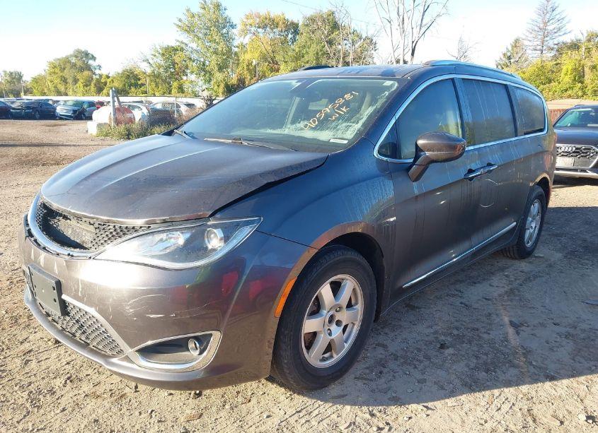 Photo 2 of 2017 Chrysler Pacifica TOURING-L PLUS (VIN 2C4RC1EG3HR570750)