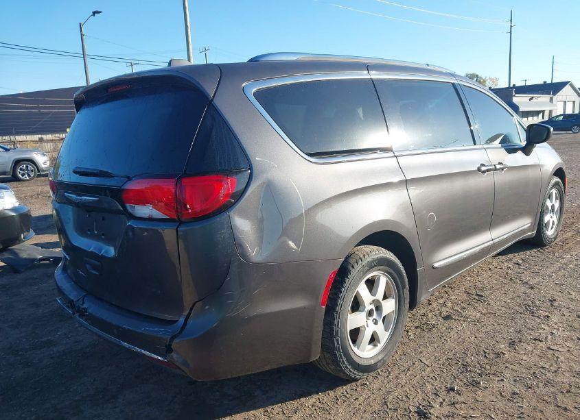 Photo 4 of 2017 Chrysler Pacifica TOURING-L PLUS (VIN 2C4RC1EG3HR570750)