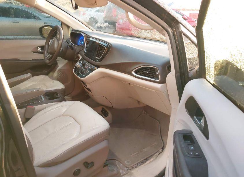 Photo 5 of 2017 Chrysler Pacifica TOURING-L PLUS (VIN 2C4RC1EG3HR594546)