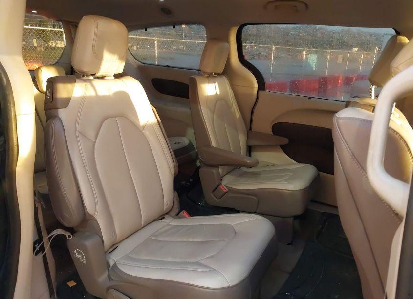 Photo 8 of 2017 Chrysler Pacifica TOURING-L PLUS (VIN 2C4RC1EG3HR594546)