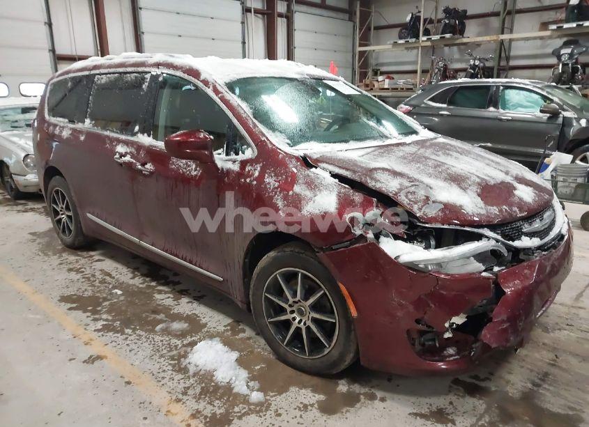 2017 Chrysler Pacifica TOURING-L PLUS (VIN 2C4RC1EG3HR679385) main photo