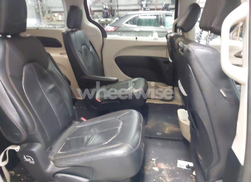 Photo 8 of 2017 Chrysler Pacifica TOURING-L PLUS (VIN 2C4RC1EG3HR679385)