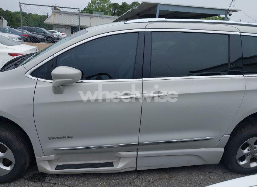 Photo 14 of 2017 Chrysler Pacifica TOURING-L PLUS (VIN 2C4RC1EG3HR720775)