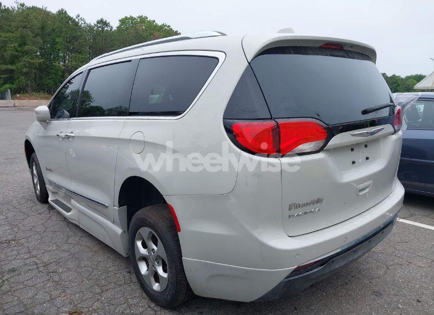 Photo 3 of 2017 Chrysler Pacifica TOURING-L PLUS (VIN 2C4RC1EG3HR720775)