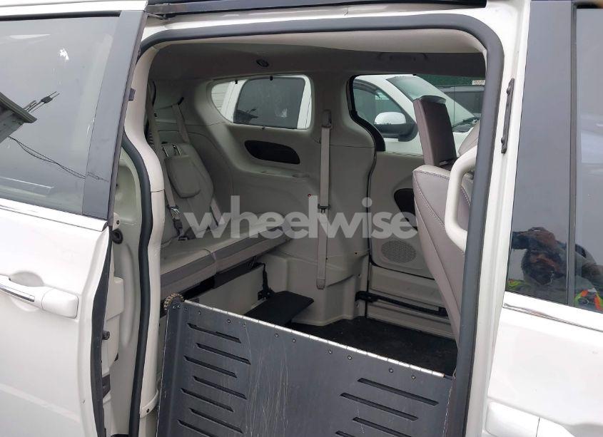 Photo 8 of 2017 Chrysler Pacifica TOURING-L PLUS (VIN 2C4RC1EG3HR720775)