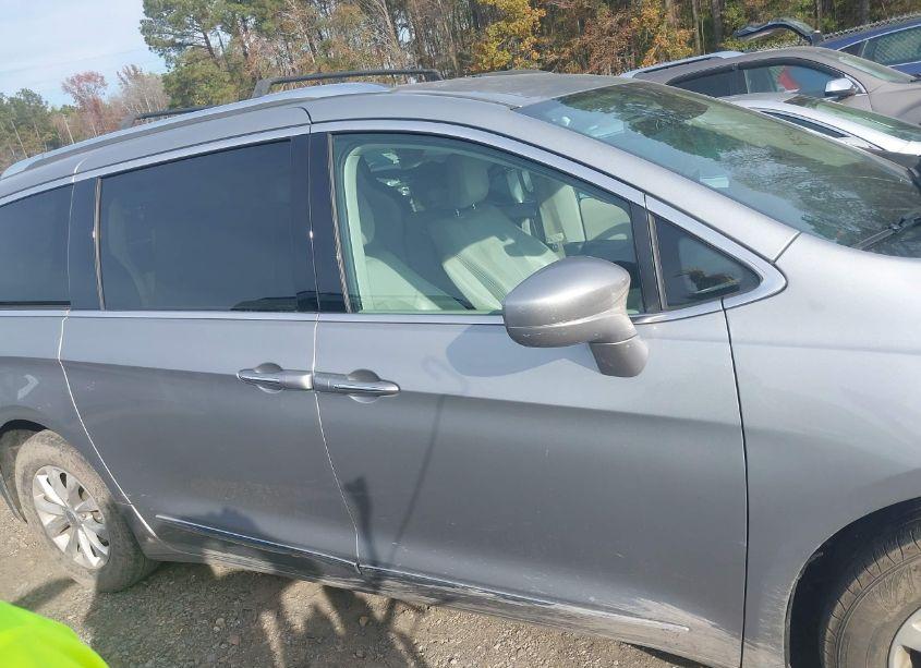 Photo 14 of 2018 Chrysler Pacifica TOURING L PLUS (VIN 2C4RC1EG3JR136253)