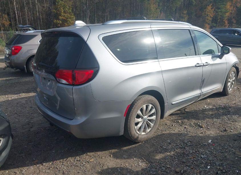 Photo 4 of 2018 Chrysler Pacifica TOURING L PLUS (VIN 2C4RC1EG3JR136253)