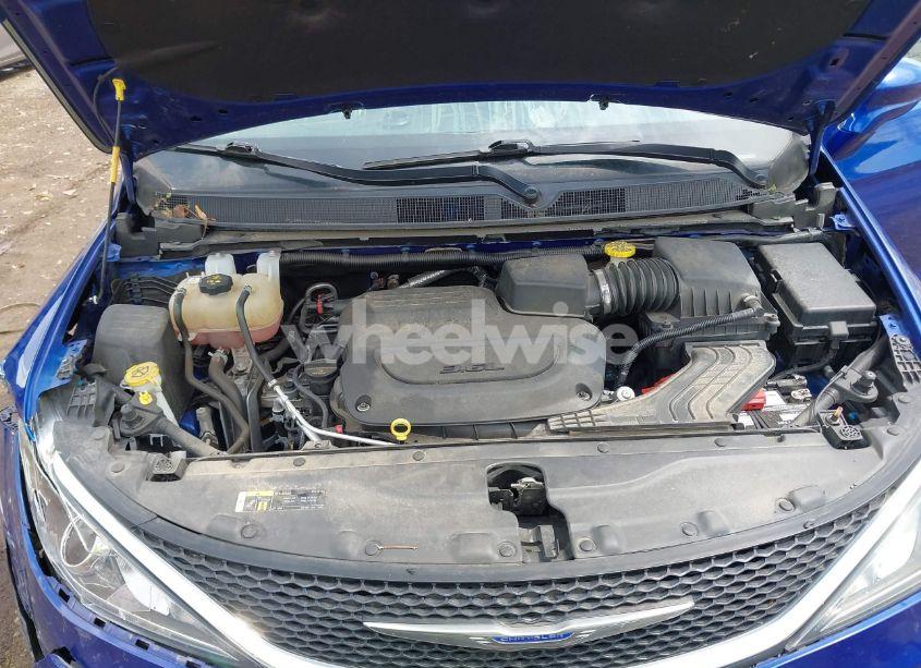 Photo 10 of 2020 Chrysler Pacifica TOURING L PLUS (VIN 2C4RC1EG3LR172897)