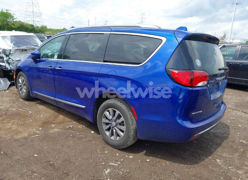 Photo 3 of 2020 Chrysler Pacifica TOURING L PLUS (VIN 2C4RC1EG3LR172897)