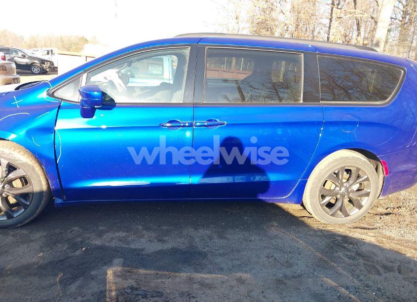 Photo 14 of 2020 Chrysler Pacifica TOURING L PLUS (VIN 2C4RC1EG3LR269792)