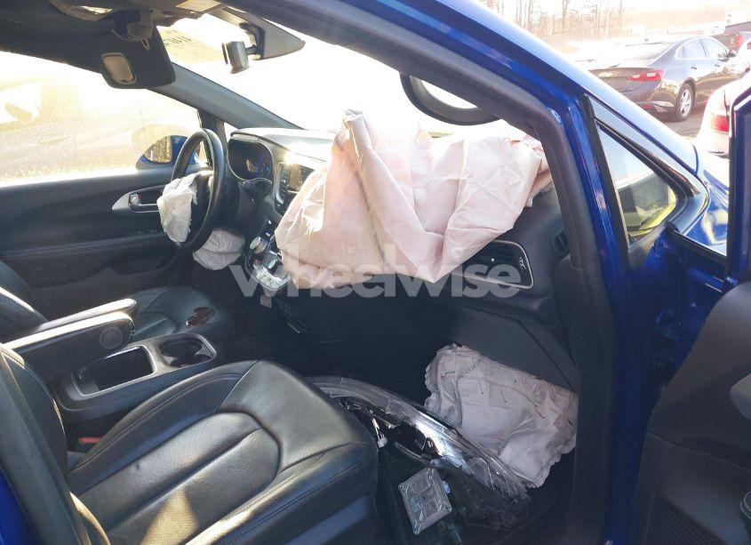 Photo 5 of 2020 Chrysler Pacifica TOURING L PLUS (VIN 2C4RC1EG3LR269792)