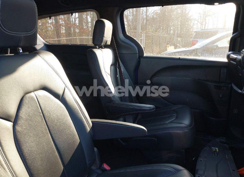 Photo 8 of 2020 Chrysler Pacifica TOURING L PLUS (VIN 2C4RC1EG3LR269792)