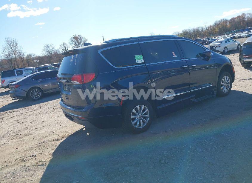 Photo 4 of 2018 Chrysler Pacifica TOURING L PLUS (VIN 2C4RC1EG4JR182867)