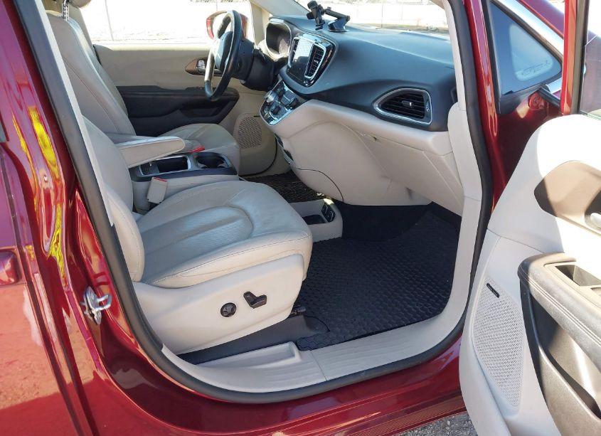 Photo 5 of 2017 Chrysler Pacifica TOURING-L PLUS (VIN 2C4RC1EG5HR539080)