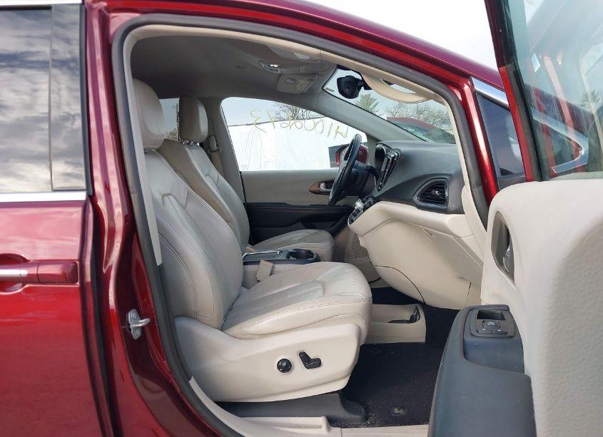 Photo 5 of 2017 Chrysler Pacifica TOURING-L PLUS (VIN 2C4RC1EG5HR653273)