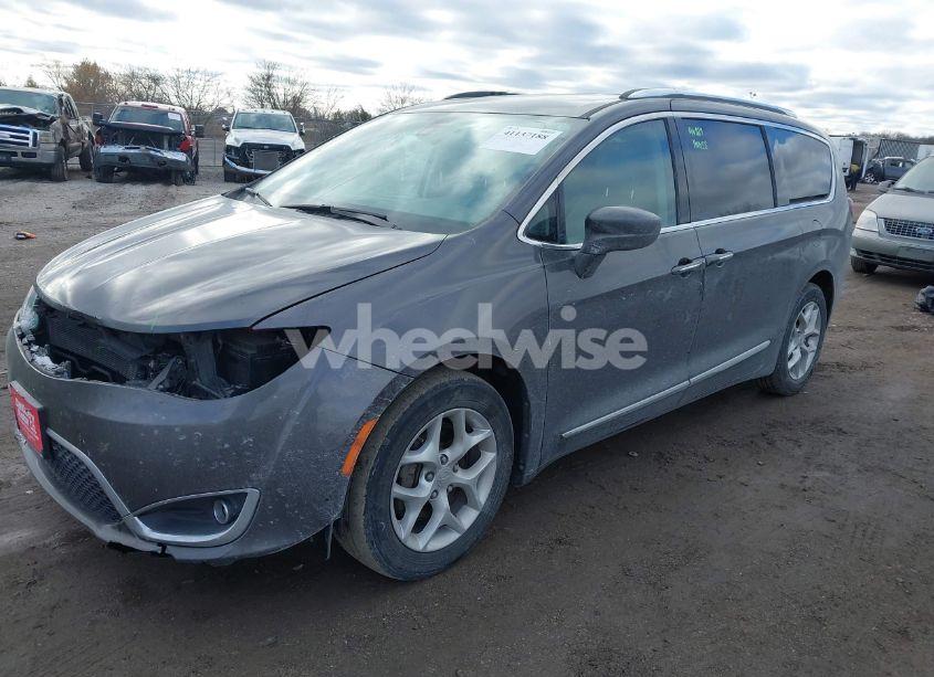 Photo 2 of 2017 Chrysler Pacifica TOURING-L PLUS (VIN 2C4RC1EG5HR752871)