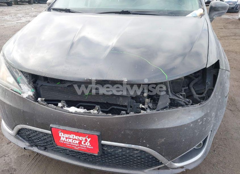 Photo 6 of 2017 Chrysler Pacifica TOURING-L PLUS (VIN 2C4RC1EG5HR752871)