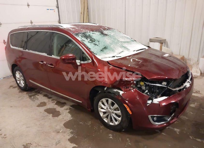 2018 Chrysler Pacifica TOURING L PLUS (VIN 2C4RC1EG5JR227511) main photo