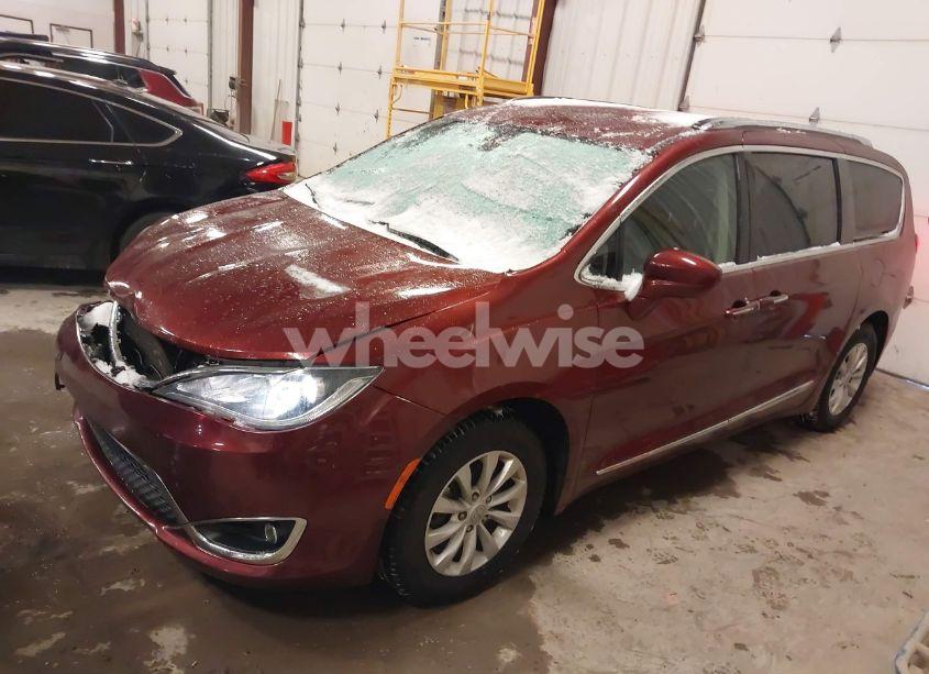 Photo 2 of 2018 Chrysler Pacifica TOURING L PLUS (VIN 2C4RC1EG5JR227511)