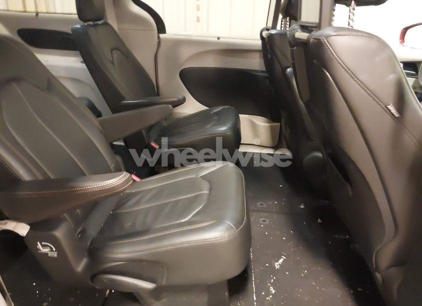 Photo 8 of 2018 Chrysler Pacifica TOURING L PLUS (VIN 2C4RC1EG5JR227511)