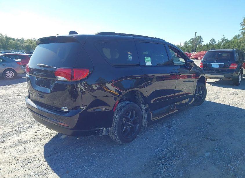 Photo 4 of 2019 Chrysler Pacifica TOURING L PLUS (VIN 2C4RC1EG5KR737715)