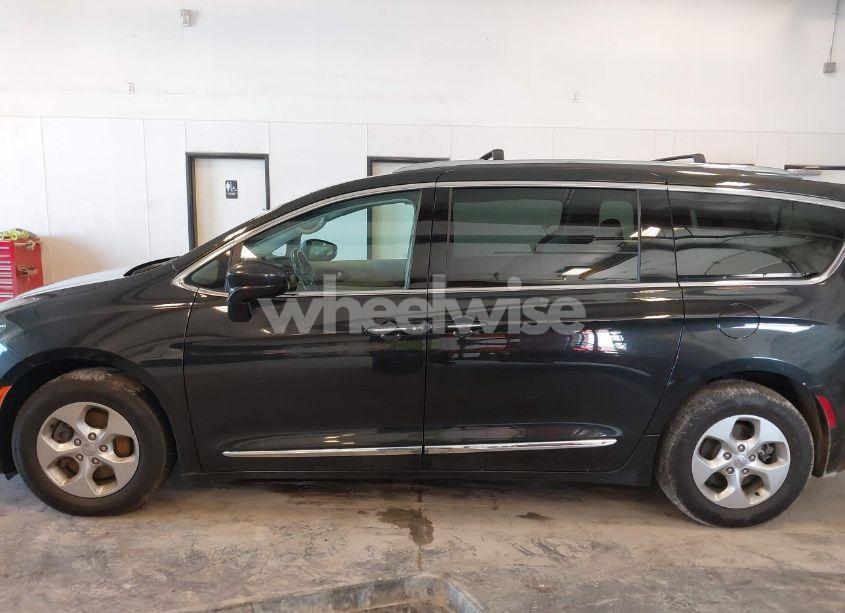 Photo 15 of 2017 Chrysler Pacifica TOURING-L PLUS (VIN 2C4RC1EG6HR592175)