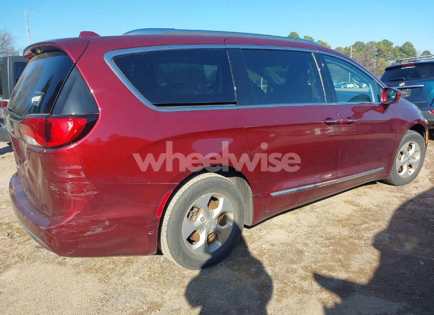 Photo 4 of 2017 Chrysler Pacifica TOURING-L PLUS (VIN 2C4RC1EG6HR597845)