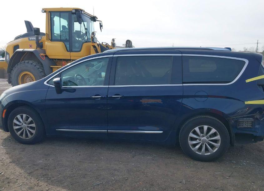 Photo 14 of 2018 Chrysler Pacifica TOURING L PLUS (VIN 2C4RC1EG6JR108558)