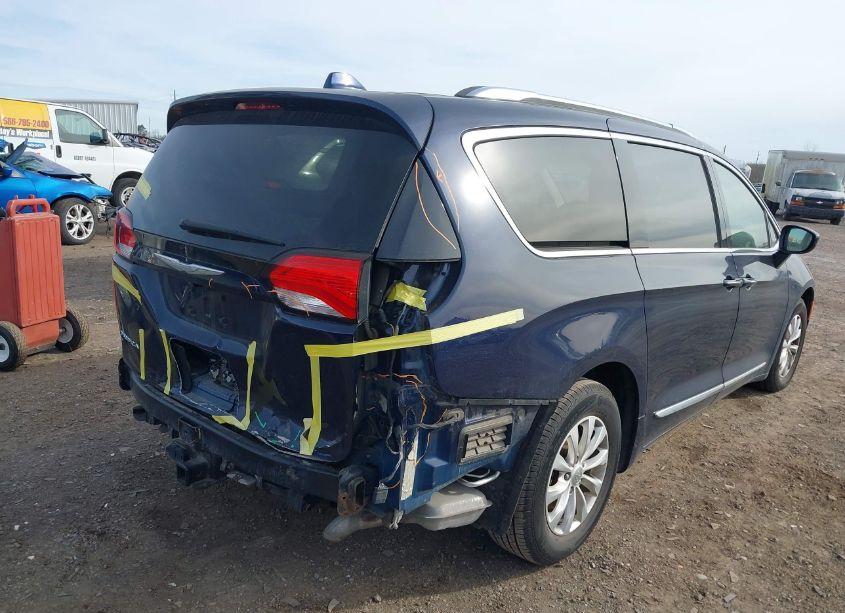 Photo 4 of 2018 Chrysler Pacifica TOURING L PLUS (VIN 2C4RC1EG6JR108558)