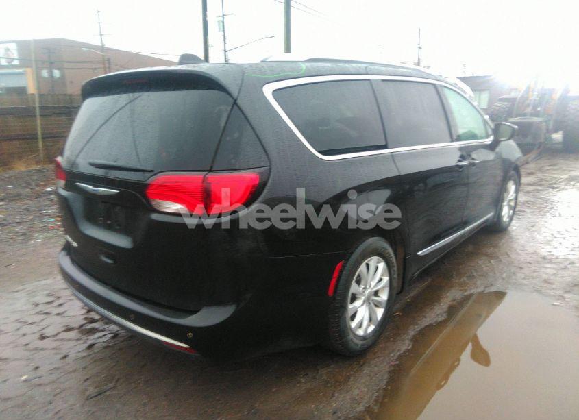 Photo 4 of 2018 Chrysler Pacifica TOURING L PLUS (VIN 2C4RC1EG6JR293128)