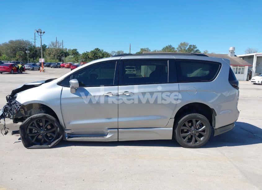 Photo 14 of 2020 Chrysler Pacifica 35TH ANNIVERSARY TOURING L PLUS/TOURING L PLUS (VIN 2C4RC1EG6LR232509)