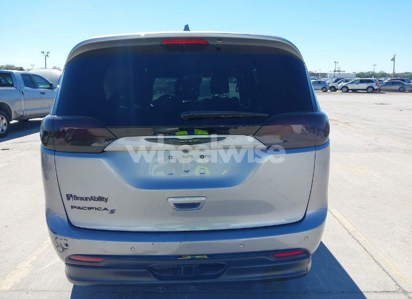 Photo 16 of 2020 Chrysler Pacifica 35TH ANNIVERSARY TOURING L PLUS/TOURING L PLUS (VIN 2C4RC1EG6LR232509)