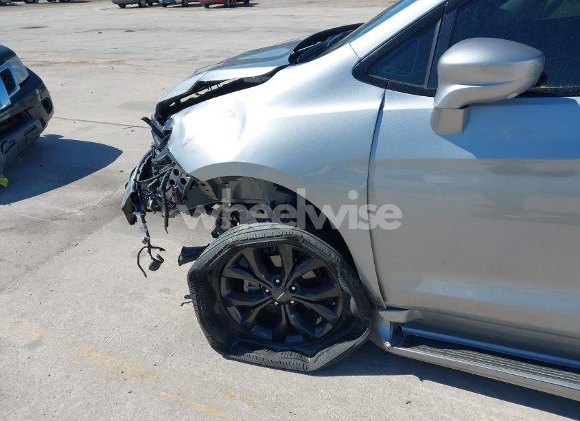 Photo 6 of 2020 Chrysler Pacifica 35TH ANNIVERSARY TOURING L PLUS/TOURING L PLUS (VIN 2C4RC1EG6LR232509)