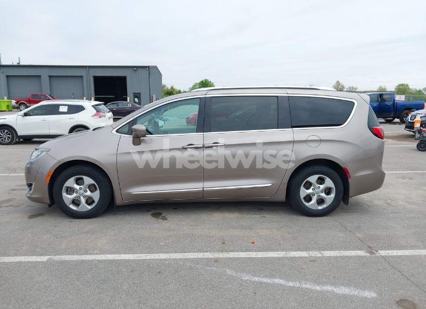 Photo 14 of 2017 Chrysler Pacifica TOURING-L PLUS (VIN 2C4RC1EG7HR594632)