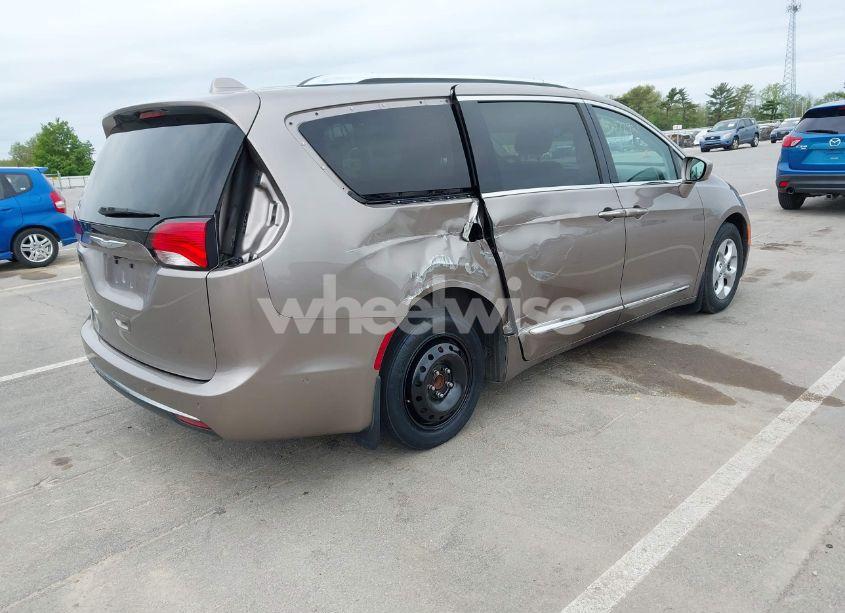 Photo 4 of 2017 Chrysler Pacifica TOURING-L PLUS (VIN 2C4RC1EG7HR594632)