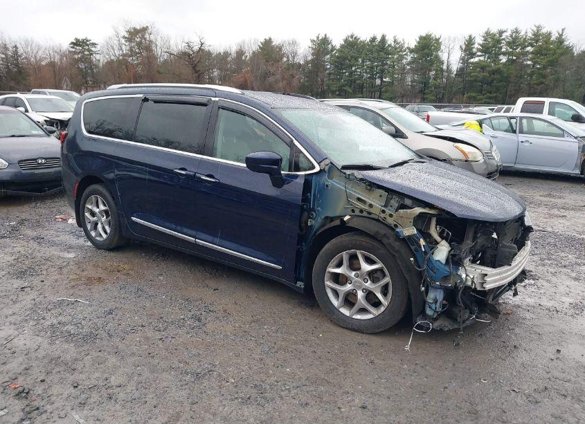 2017 Chrysler Pacifica TOURING-L PLUS (VIN 2C4RC1EG7HR614152) main photo