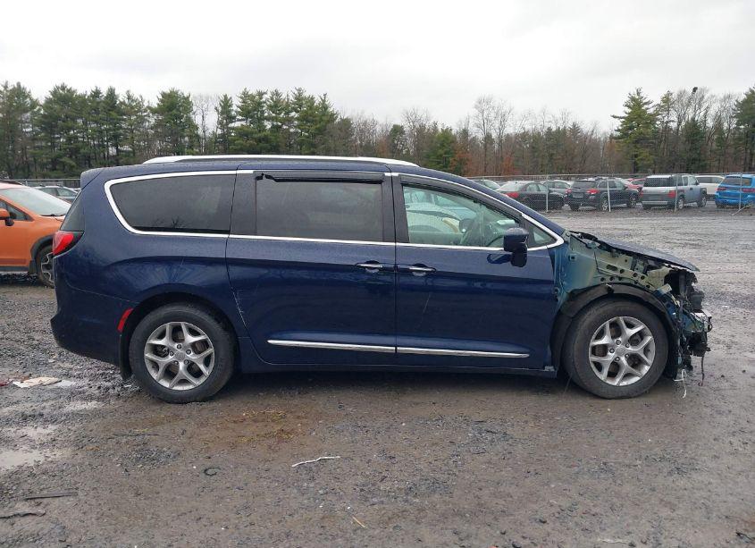 Photo 13 of 2017 Chrysler Pacifica TOURING-L PLUS (VIN 2C4RC1EG7HR614152)