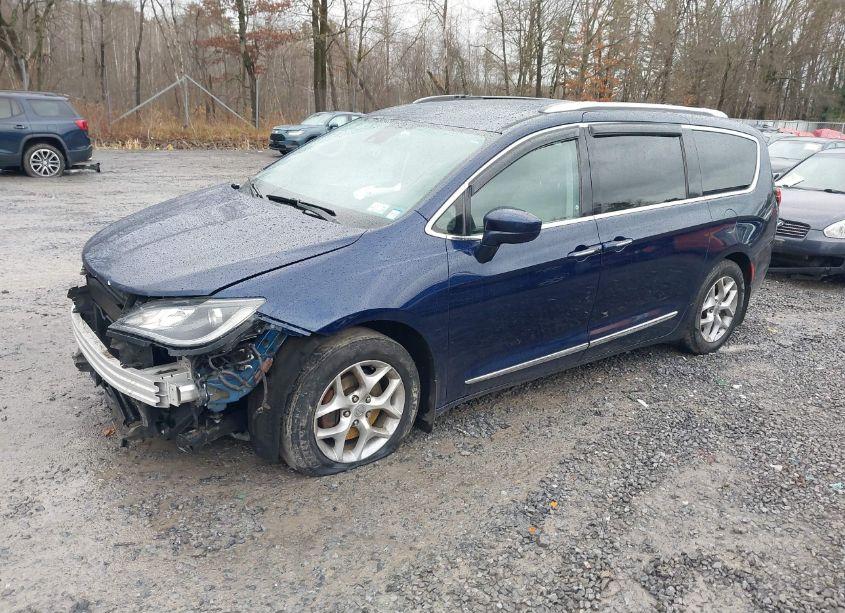 Photo 2 of 2017 Chrysler Pacifica TOURING-L PLUS (VIN 2C4RC1EG7HR614152)