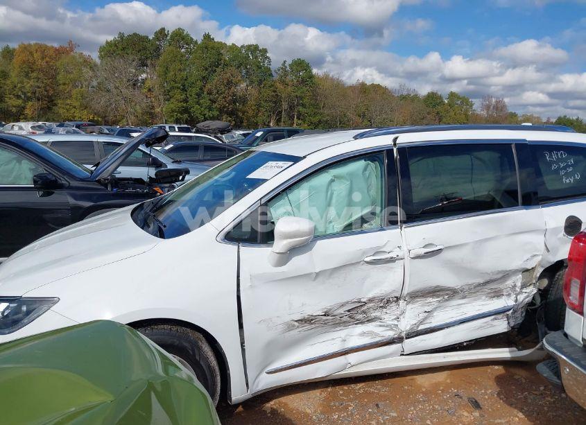 Photo 14 of 2017 Chrysler Pacifica TOURING-L PLUS (VIN 2C4RC1EG7HR668907)