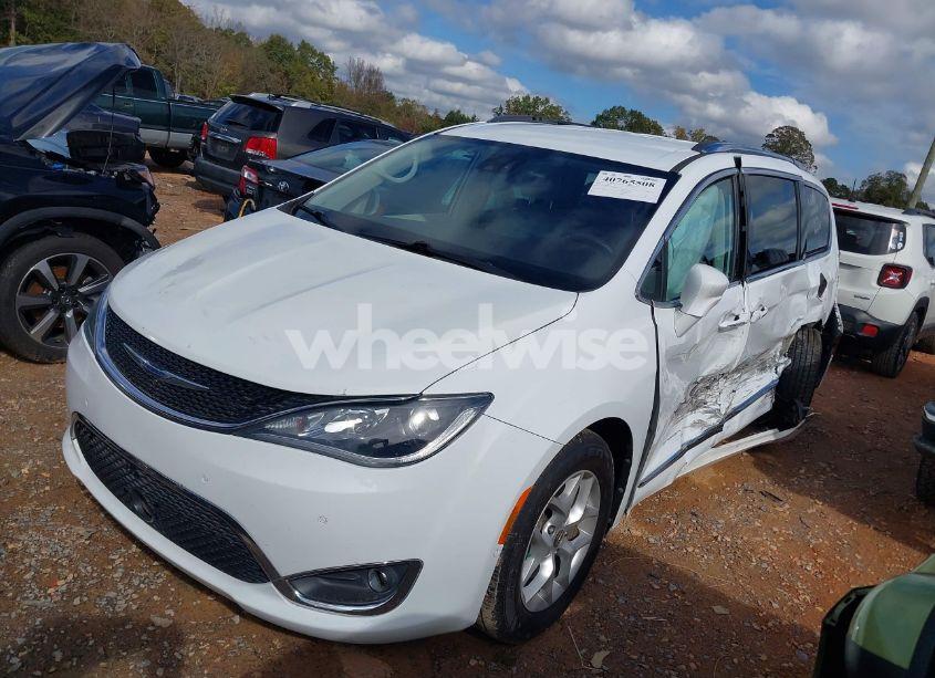 Photo 2 of 2017 Chrysler Pacifica TOURING-L PLUS (VIN 2C4RC1EG7HR668907)
