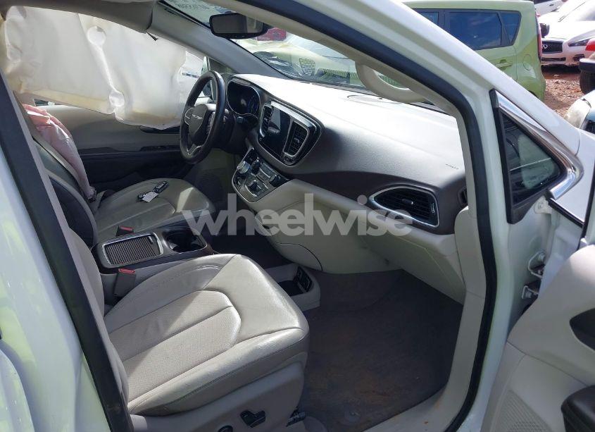 Photo 5 of 2017 Chrysler Pacifica TOURING-L PLUS (VIN 2C4RC1EG7HR668907)