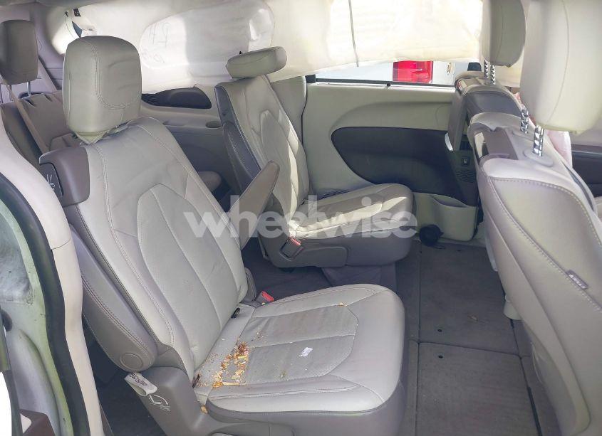 Photo 8 of 2017 Chrysler Pacifica TOURING-L PLUS (VIN 2C4RC1EG7HR668907)