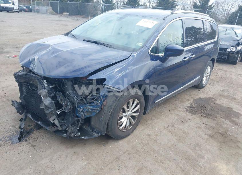 Photo 2 of 2018 Chrysler Pacifica TOURING L PLUS (VIN 2C4RC1EG7JR258033)