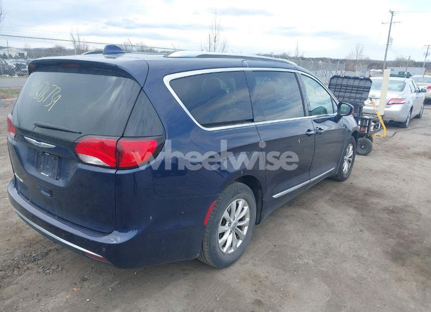 Photo 4 of 2018 Chrysler Pacifica TOURING L PLUS (VIN 2C4RC1EG7JR258033)